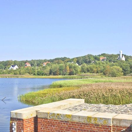 Ferienresidenz Zwei Bodden FeWo der Kleene 1 2 Balkon, etwas Meerblick Lietzow Exterior foto